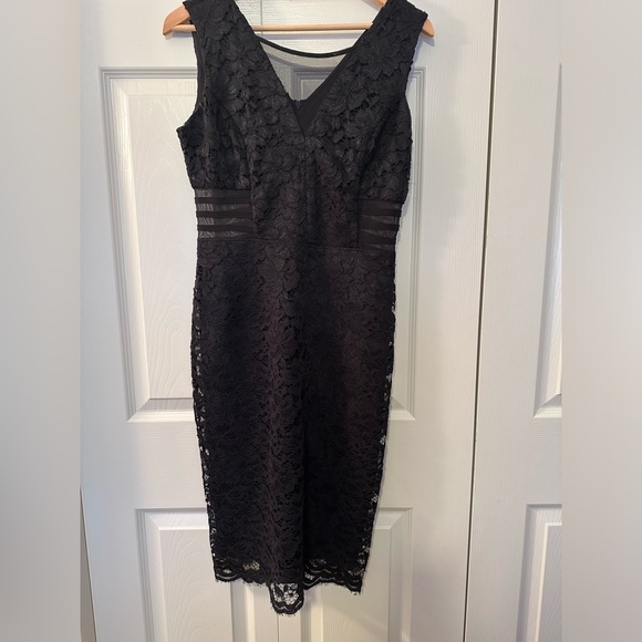 Black lace dress with peekaboo sides - Picture 2 of 11
